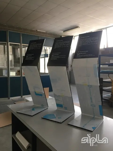 Floor displays – photo 5